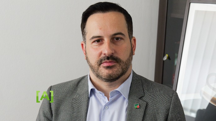Transakciona politika 